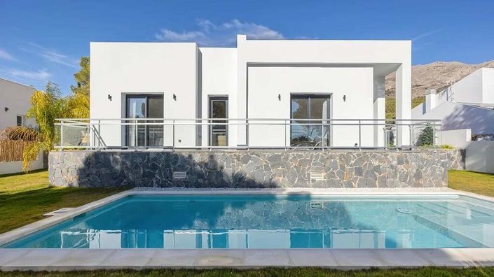 Image No.1-4 Bed Villa for sale