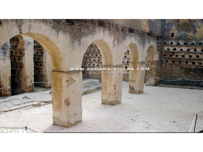 Image No.13-20 Bed Villa for sale