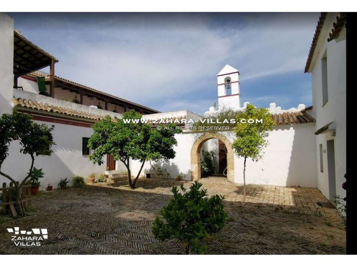 Image No.16-20 Bed Villa for sale