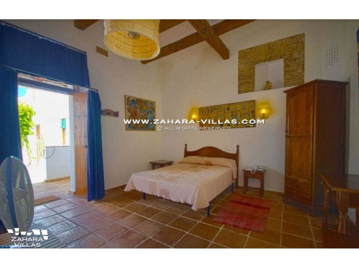 Image No.29-20 Bed Villa for sale