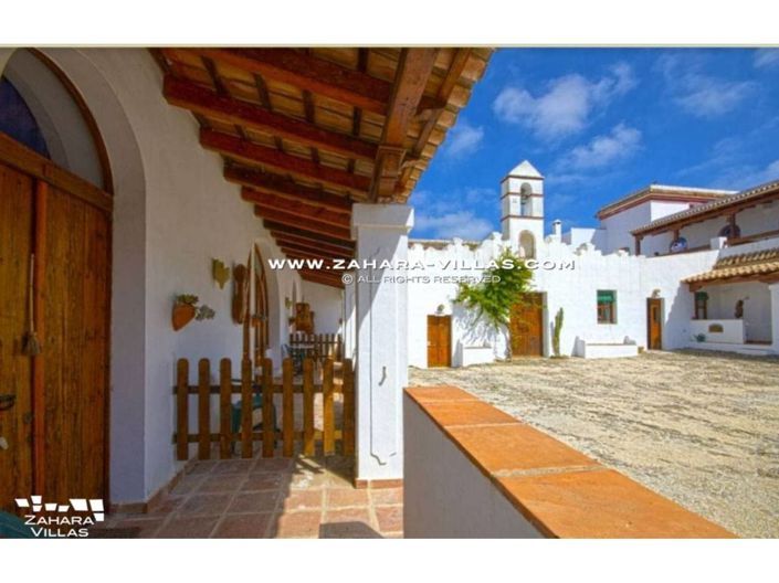 Image No.4-20 Bed Villa for sale