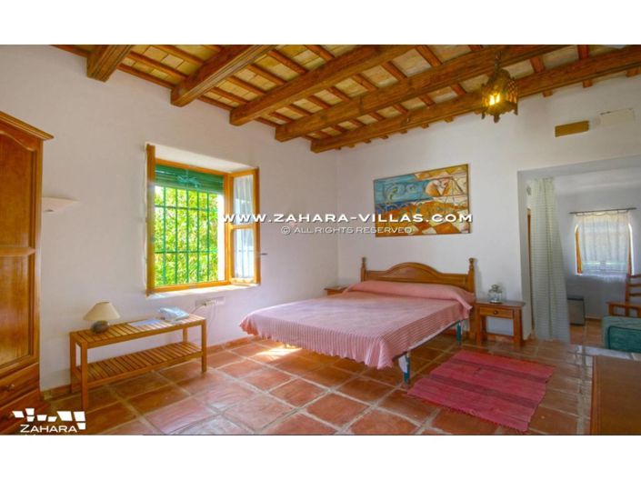 Image No.8-20 Bed Villa for sale