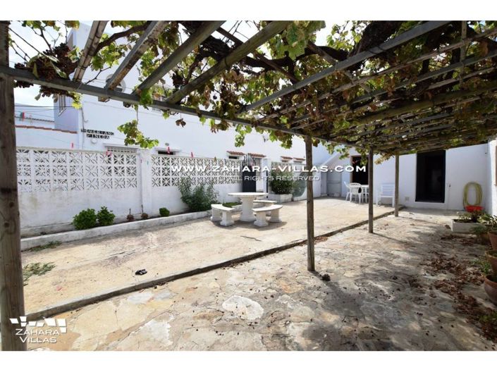 Image No.2-6 Bed Villa for sale