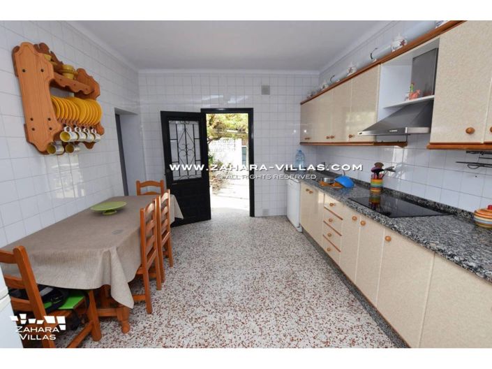 Image No.8-6 Bed Villa for sale