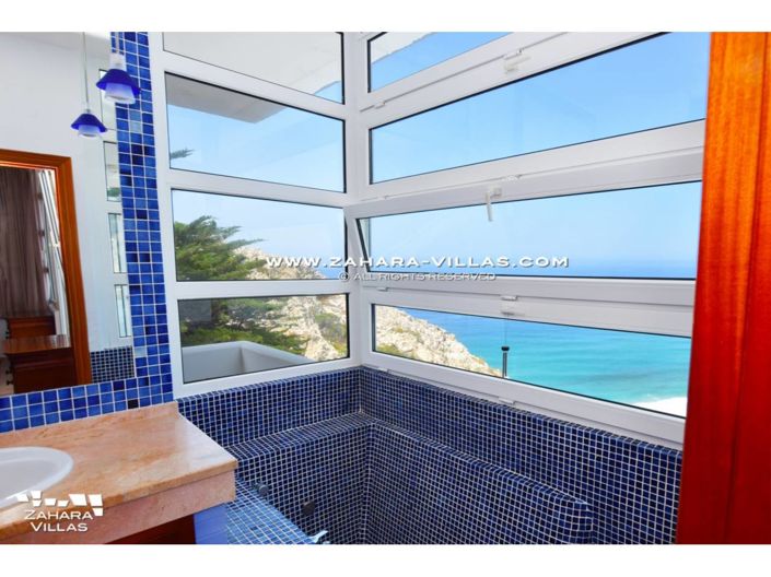 Image No.21-3 Bed Villa for sale