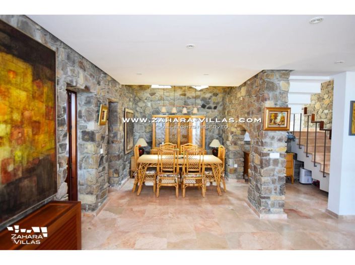 Image No.10-3 Bed Villa for sale