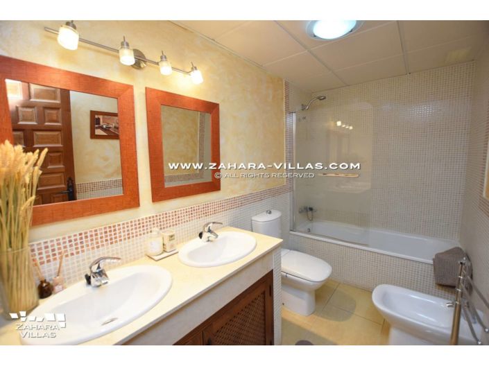 Image No.29-3 Bed Villa for sale