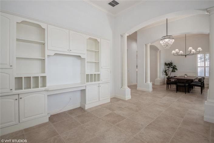 Image No.19-4 Bed Villa / Detached for sale