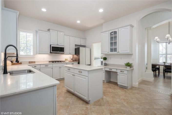 Image No.27-4 Bed Villa / Detached for sale