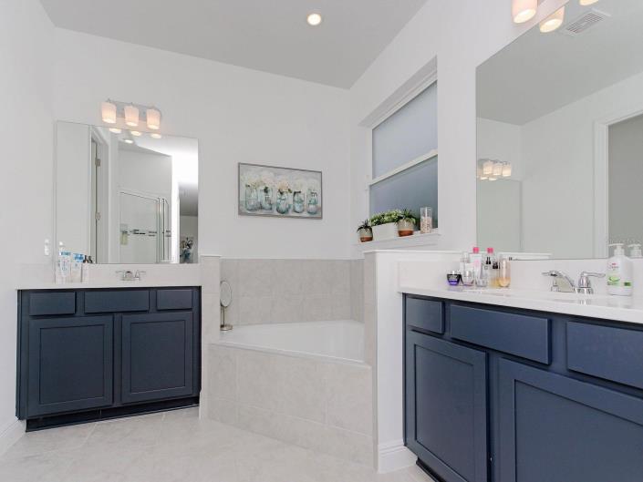 Image No.16-4 Bed Villa / Detached for sale