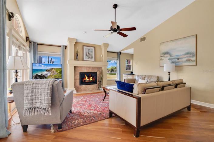 Image No.13-5 Bed House for sale