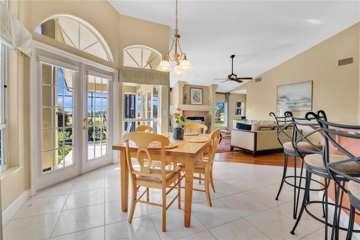 Image No.12-5 Bed House for sale