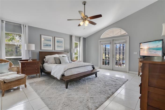 Image No.18-5 Bed House for sale