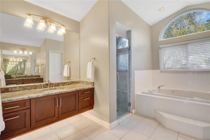 Image No.20-5 Bed House for sale