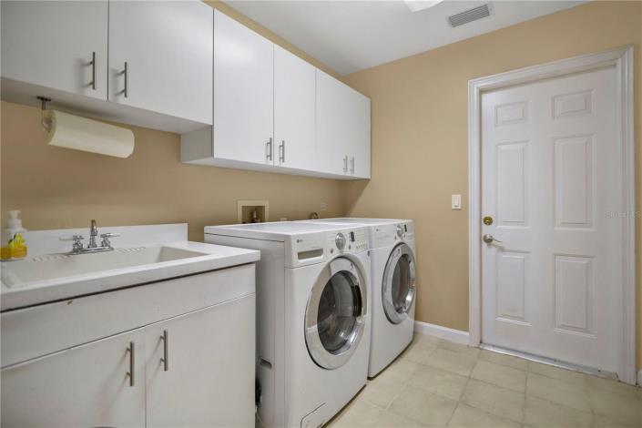 Image No.27-5 Bed House for sale