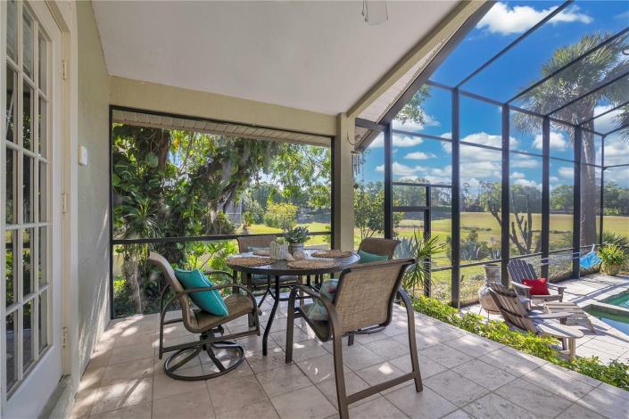 Image No.8-5 Bed House for sale