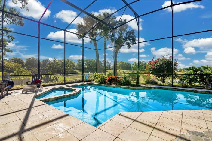 Image No.9-5 Bed House for sale