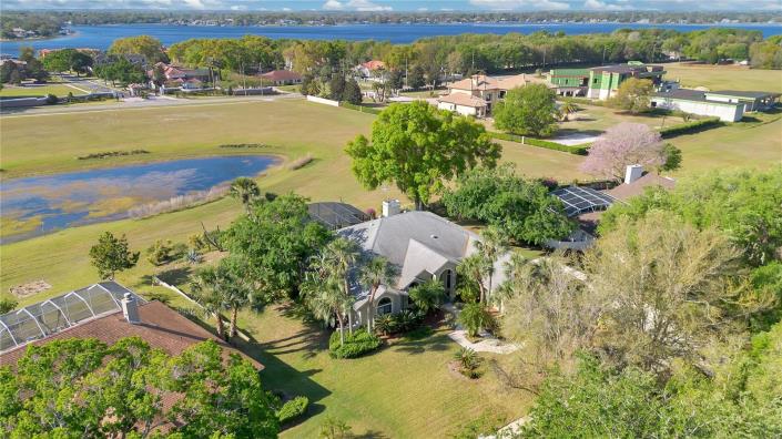 Image No.6-5 Bed House for sale