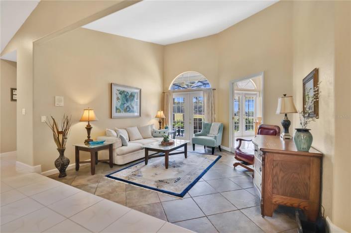 Image No.11-5 Bed House for sale