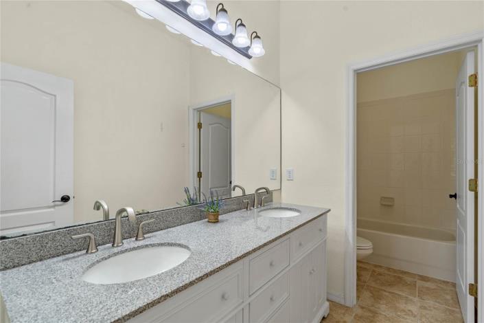 Image No.18-4 Bed Villa / Detached for sale