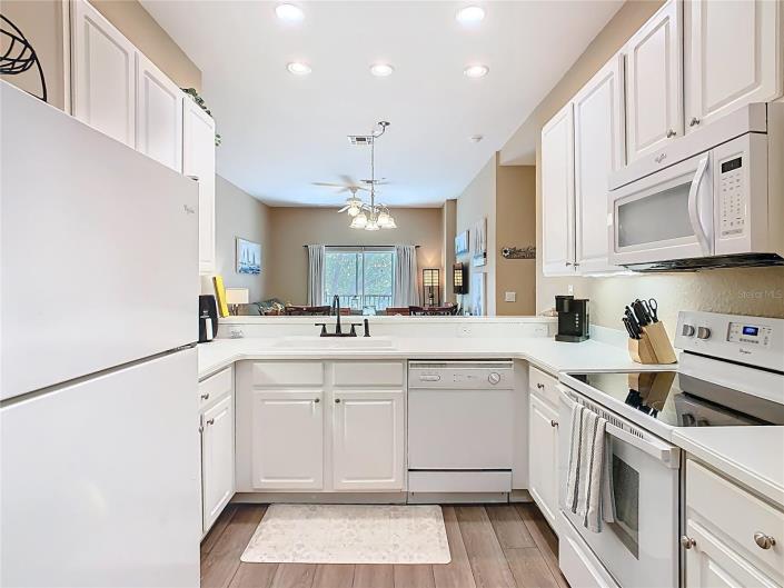 Image No.10-3 Bed Condo for sale