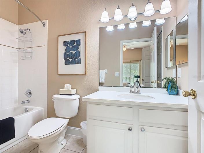 Image No.21-3 Bed Condo for sale