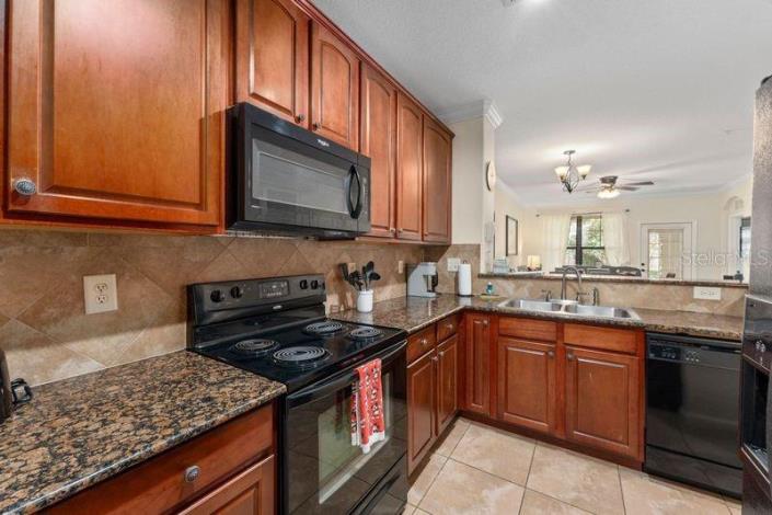 Image No.5-4 Bed Condo for sale