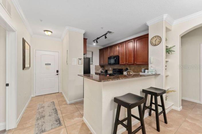 Image No.8-4 Bed Condo for sale