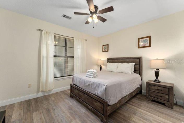 Image No.15-4 Bed Condo for sale