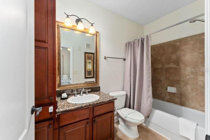 Image No.23-4 Bed Condo for sale