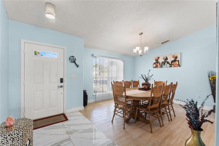 Image No.9-5 Bed Villa / Detached for sale