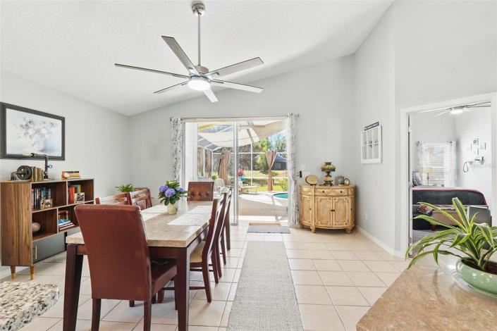 Image No.12-3 Bed Villa / Detached for sale