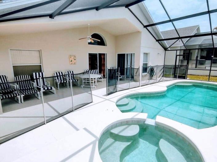 Image No.2-4 Bed Villa / Detached for sale