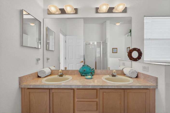 Image No.24-4 Bed Villa / Detached for sale