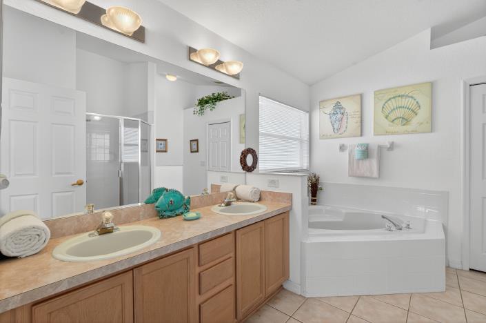 Image No.26-4 Bed Villa / Detached for sale