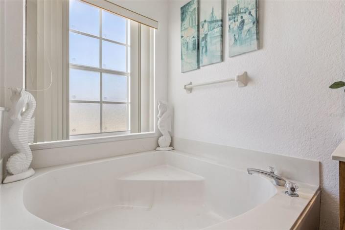 Image No.28-5 Bed Villa / Detached for sale