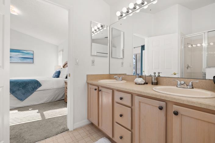 Image No.38-4 Bed Villa / Detached for sale