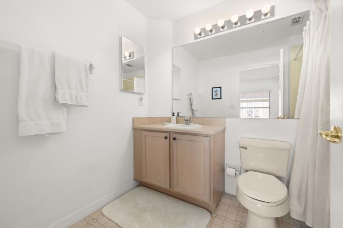 Image No.48-4 Bed Villa / Detached for sale