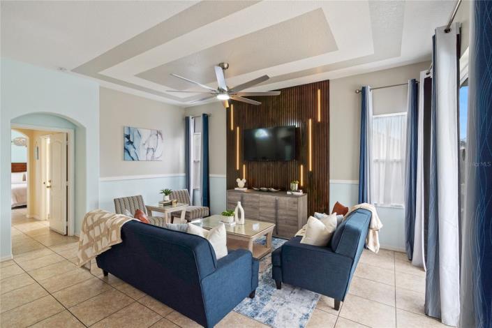 Image No.7-5 Bed Townhouse for sale