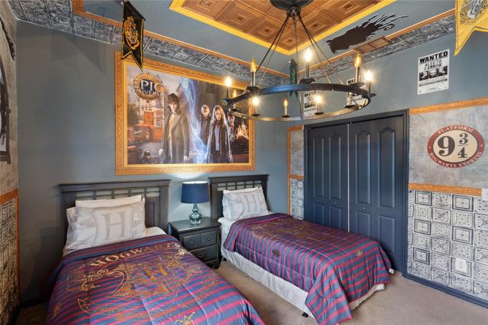 Image No.14-5 Bed Townhouse for sale