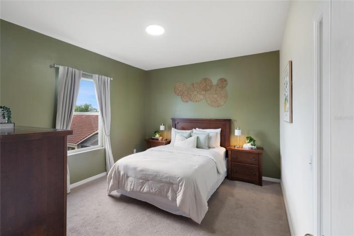 Image No.21-5 Bed Townhouse for sale