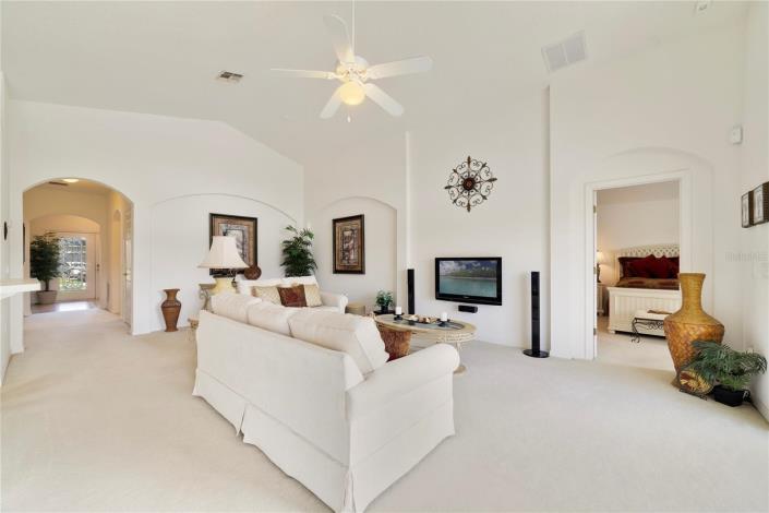 Image No.8-4 Bed Villa / Detached for sale