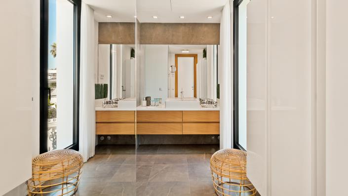 Image No.6-6 Bed Villa for sale