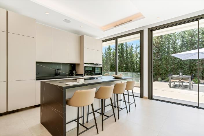 Image No.3-Villa de 4 chambres à vendre à Nueva Andalucia