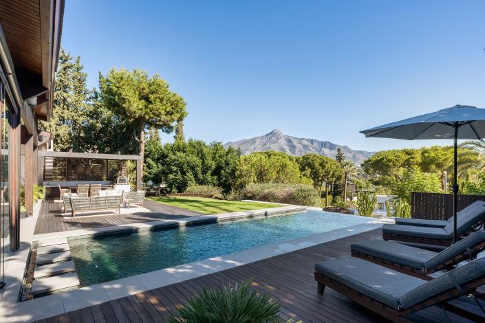 Image No.5-Villa de 5 chambres à vendre à Nueva Andalucia