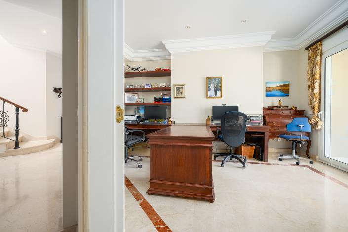 Image No.45-Villa de 7 chambres à vendre à Nueva Andalucia