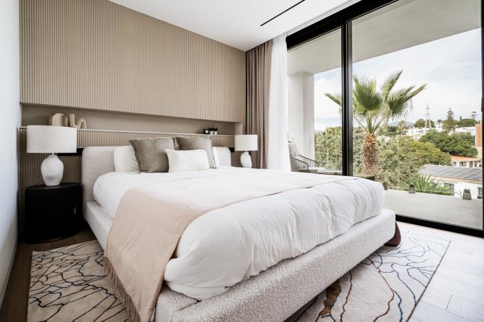 Image No.2-Villa de 5 chambres à vendre à Nueva Andalucia