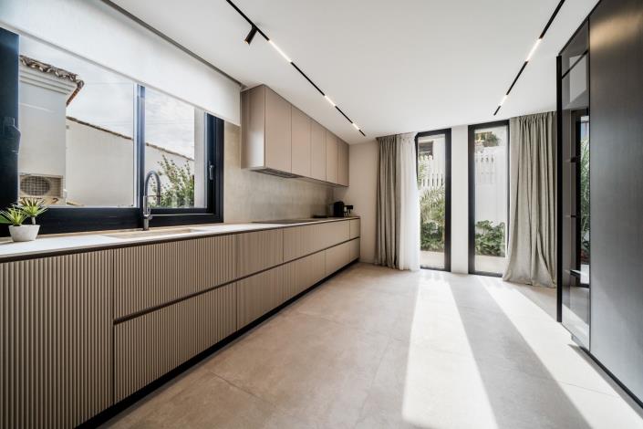 Image No.3-Villa de 5 chambres à vendre à Nueva Andalucia