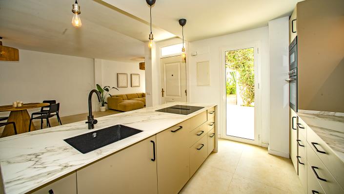 Image No.1-2 Bed Apartment for sale