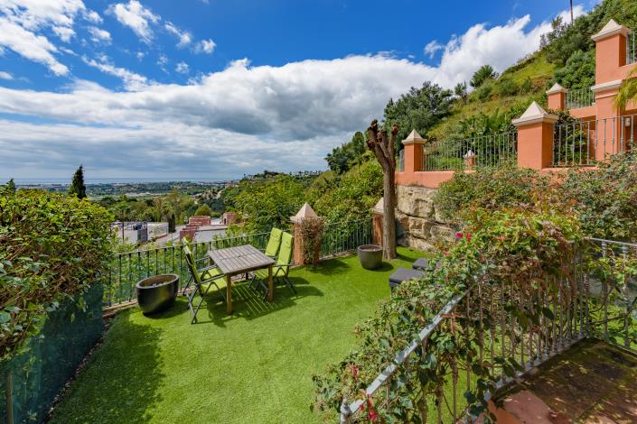 Image No.99-2 Bed Apartment for sale